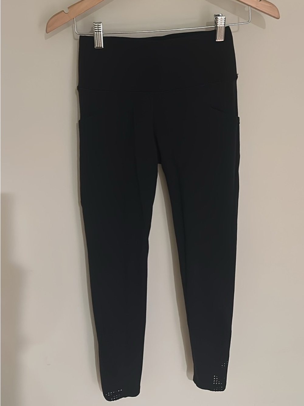 Mono B Black High-Waist Pocket Leggings